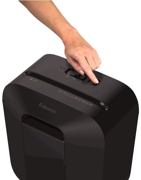 Шредер Fellowes PowerShred LX25 черный (секр.P-4) перекрестный 6лист. 11.5лтр. скрепки скобы пл.карты